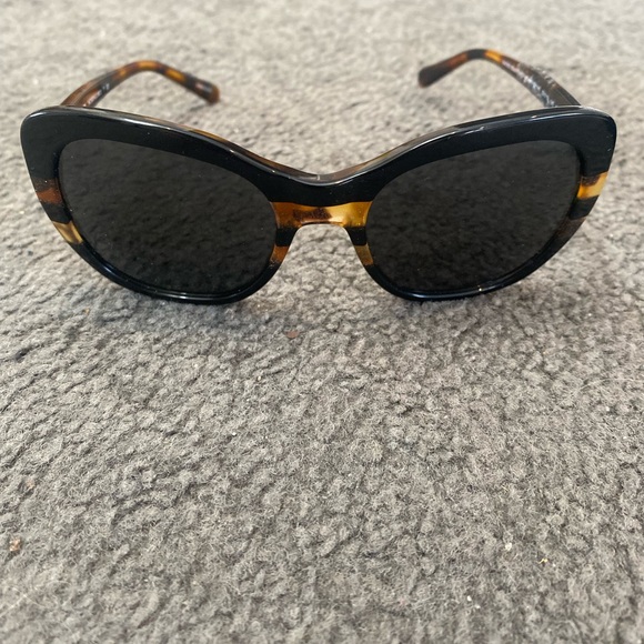 Coach Accessories - Coach Classic Cat-Eye Tortoiseshell Sunglasses - Brown/Tortoise with case